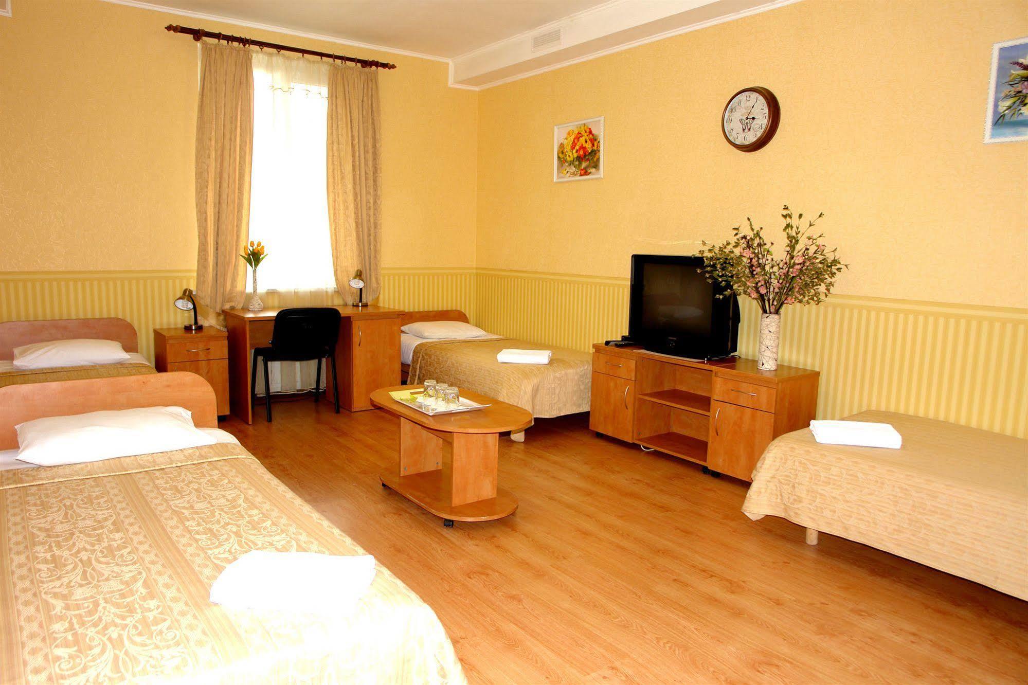Korona Hotel Boryspilʼ Exteriör bild